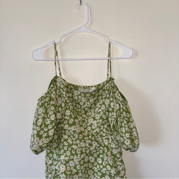 ASTR the Label Green and Taupe Ditsy Square Neck Ruched
Dress Size Medium - Picture 4 of 9